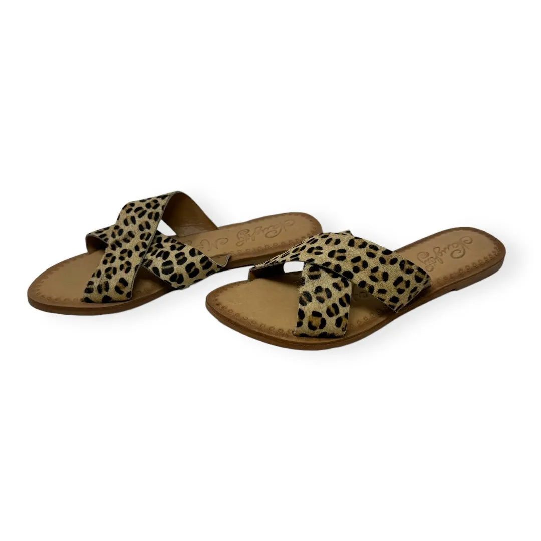 Animal Print Sandals Flats Naughty Monkey, Size 8.5