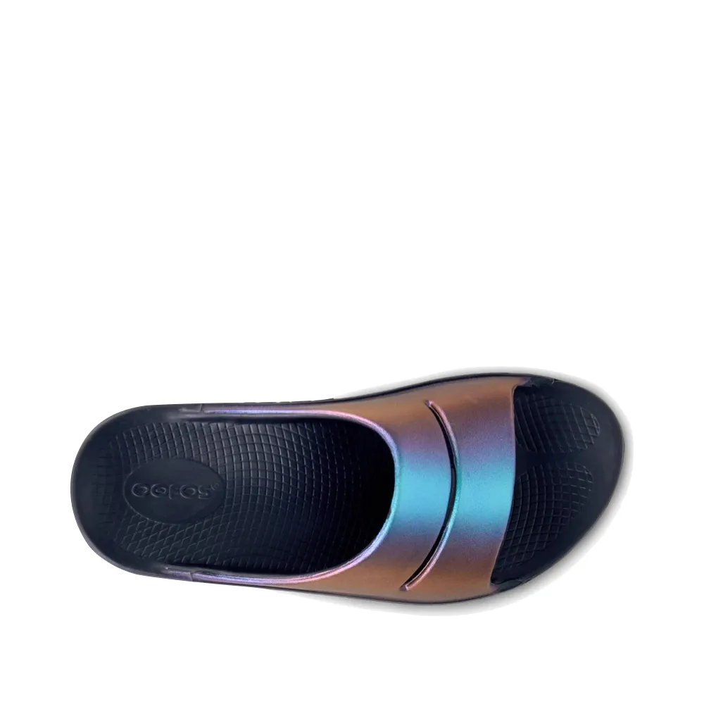 OOfos OOahh Luxe Slide Sandal in Midnight Spectre