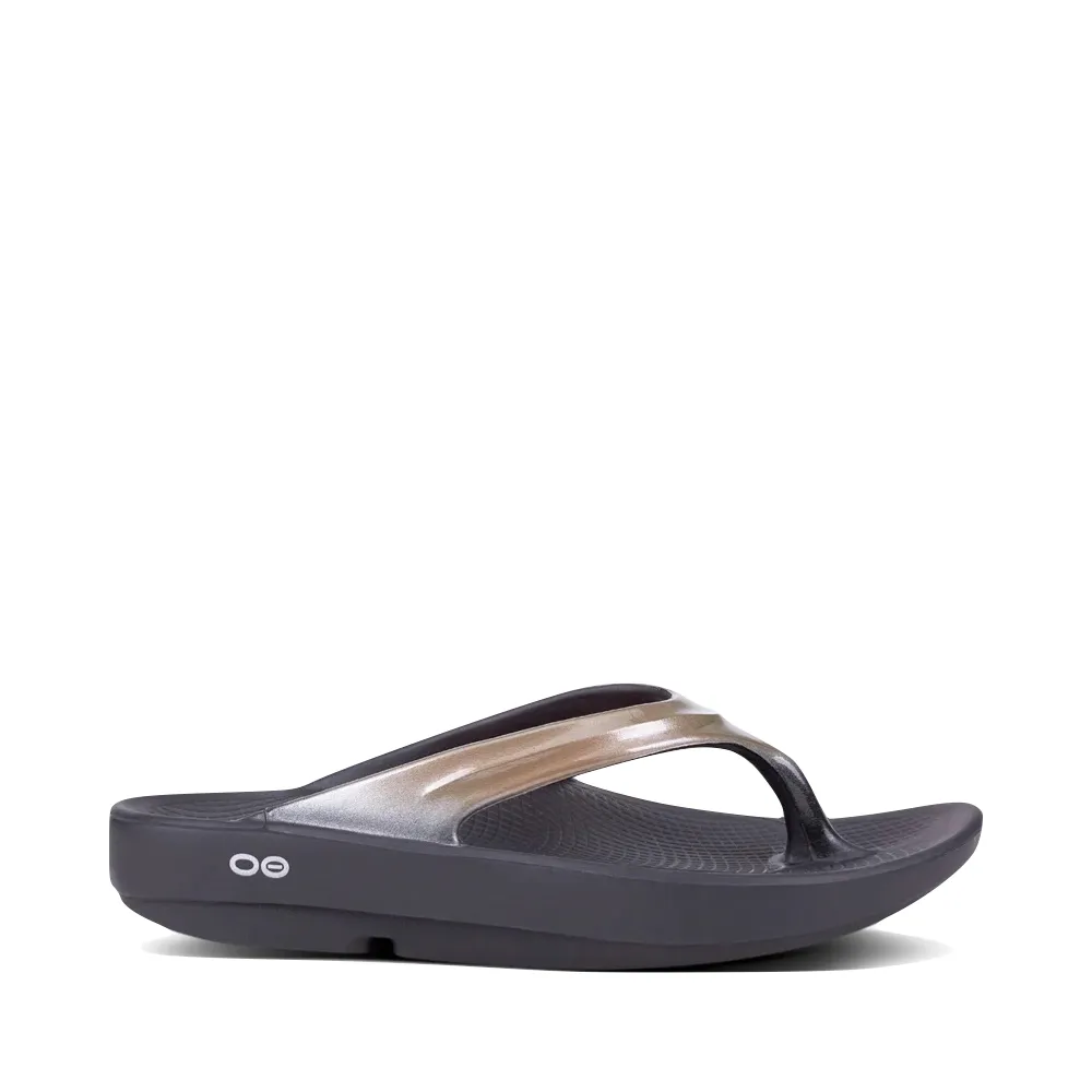 OOfos OOlala Luxe Flip Sandal in Latte